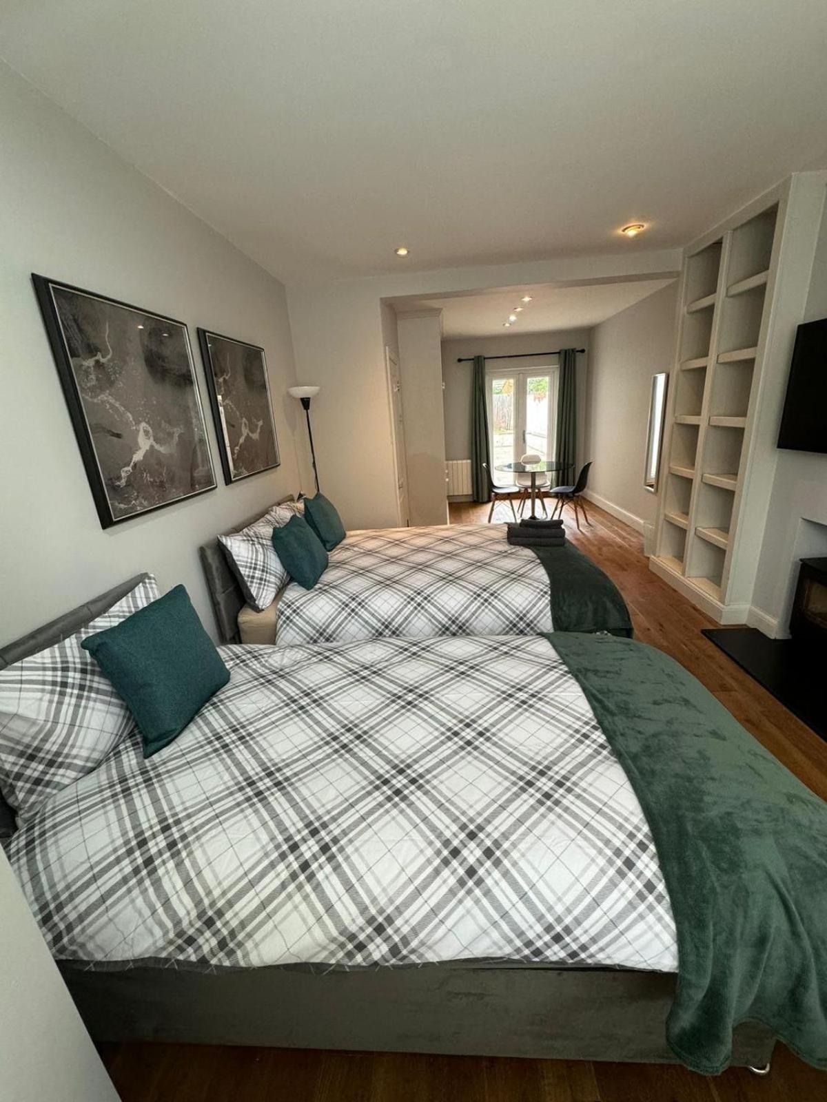 Brentford Guest Rooms Exterior foto