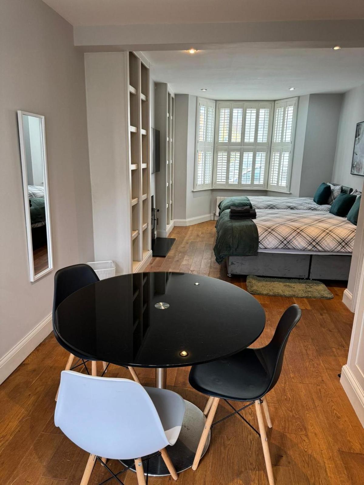 Brentford Guest Rooms Exterior foto