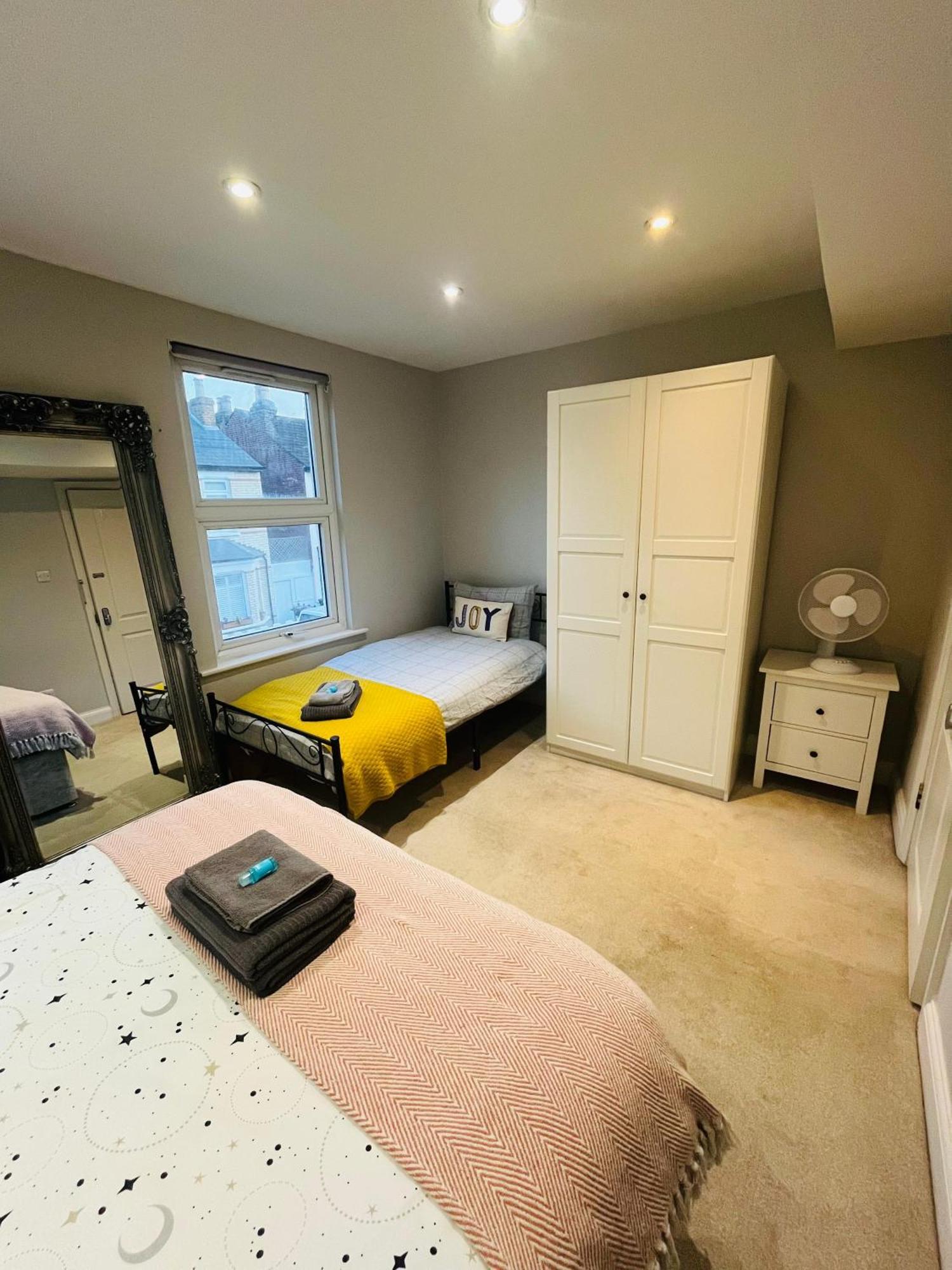 Brentford Guest Rooms Exterior foto