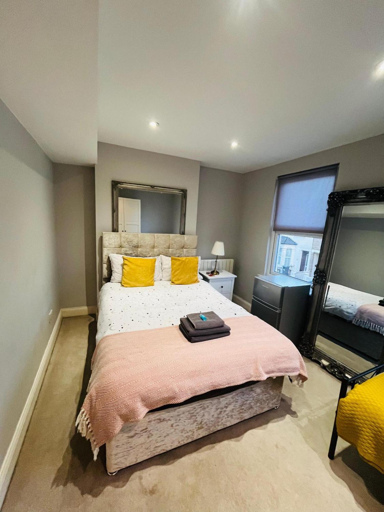 Brentford Guest Rooms Exterior foto