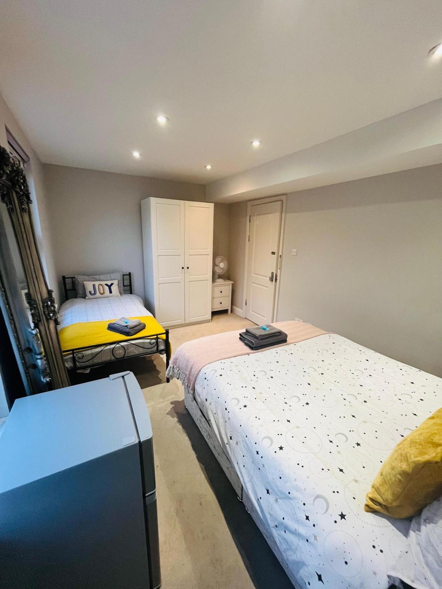 Brentford Guest Rooms Exterior foto